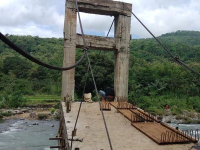 Melihat Progres Pembangunan Jembatan Mangkrak di Maros