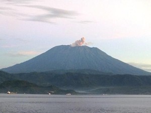 Ngeyel Mendaki Gunung Agung Tak Berpemandu Turis Italia Dideportasi