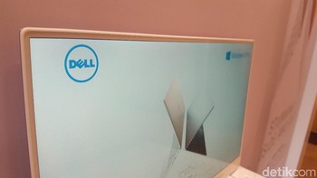 Bezel dari XPS 18 hanya 4 mm, lebih tipis dibanding XPS 13 2017 dengan lebar bingkai 5,2 mm. Foto: Muhamad Imron Rosyadi/detikINET