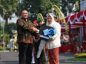 HUT Surabaya, Pelindo III Beri Kado 4 Truk Kebersihan