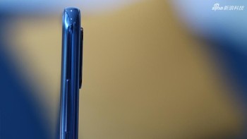 Ada tiga pilihan ruang penyimpanan internal, yakni 64 GB, 128 GB dan 256 GB.  Foto: Sina Mobile