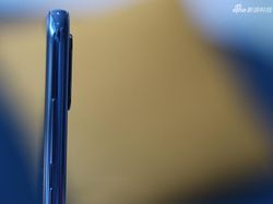 Lebih Dekat dengan Xiaomi Mi 8