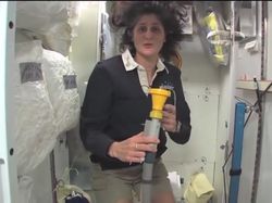 Cara Astronot Makan, Tidur, hingga Panggilan Alam