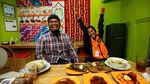 Tetap Kocak! Gaya Chika Waode Saat Makan Bareng Teman dan Anaknya