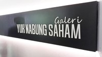 Ada pula grafis yang dibuat sedemikian rupa agar pengunjung tertarik untuk mengenal investasi saham.