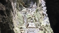 Foto: Sejarahnya, pada abad ke-19 Raja Minh Mang menemukan sebuah gua dan menamainya Am Phu yang berarti neraka. Sang raja memberikan julukan itu berdasarkan unsur Yin-Yang, di mana bagian luar gua disebut sebagai surga karena keindahannya. (geedubu_/Instagram)