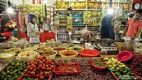 Para pedagang mengaku harga bumbu dapur masih relatif stabil.
