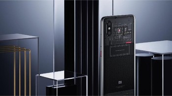 Mi 8 EE punya spesifikasi mirip Mi 8, bedanya terletak pada kapsitas RAM, yakni 8 GB.  Foto: Sina Mobile