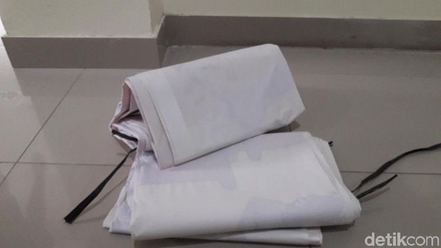 Pemkot Bekasi Copot 2 Spanduk 'PKS-Khilafah Islamiyah'