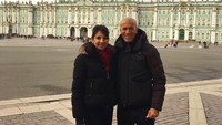 Zidane bersama istrinya di Saint Petersburg, Rusia (Zidane/Instagram)
