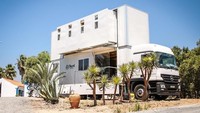 Foto: Inilah Truck Surf Hotel, sebuah hotel berjalan yang dikhusukan buat traveler yang doyan surfing. Hotel ini bisa berpindah-pindah lho! (Truck Surf Hotel)