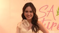 Shandy Aulia ditemui saat peluncuran lipstik SA Naturel di Hotel Fairmont, Senayan, Jakarta. Foto: Pool/Noel/DetikFoto.