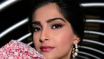 Pesona Sonam Kapoor, Aktris Bollywood dengan Bayaran Tertinggi