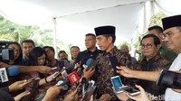 Jokowi mengenang sosok cendekiawan muslimDawam Rahardjo sebagai sosok yang kritis. Tulisan dan gagasan Dawam dinilai lugas.