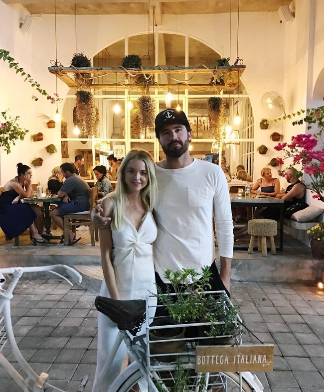 Sebelum menikah akhir pekan ini, Kaitlynn dan Brody Jenner menghabiskan waktu di Pulau Dewata. Keduanya sempat menikmati makan malam di salah satu resto kekinian di Bali, Bottega Italiana. Foto: Dok. Instagram