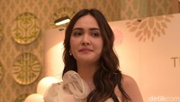 Meski usia Shandy Aulia sudah kepala tiga, ia tetap menjaga kecantikannya lho. Foto: Pool/Noel/DetikFoto.