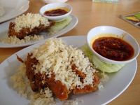 Hari Ini Enaknya Makan Ayam Goreng Tulang Lunak untuk Berbuka