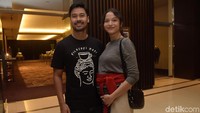 Chicco Jerikho dan Putri Marino saat ditemui di kawasan Senayan, Jakarta Selatan pada Rabu (30/5) malam. Pool/Noel/detikFoto.
