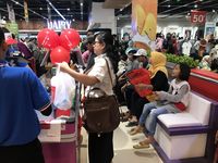 Bisa Antre Sambil Duduk, Kasir di Transmart Yasmin Ini Ramah Difabel