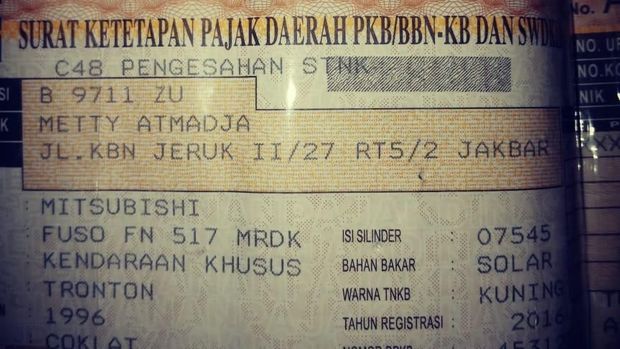 Surat-surat kendaraan yang diamankan polisi.