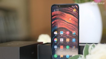 Jika bulan lalu berada di posisi sembilan, kini Xiaomi Mi 8 melesat ke peringkat lima dengan skor 285.544. Foto: Sina Mobile