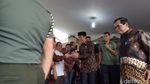 Momen Jokowi Melayat Cendekiawan Dawam Rahardjo