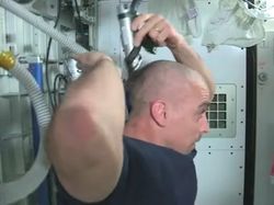 Cara Astronot Makan, Tidur, hingga Panggilan Alam