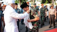 Panglima TNI tiba di Mapolrestabes Surabaya. Istimewa/Puspen TNI.