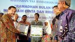 Pemberian Paket Sembako Gratis untuk Masyarakat