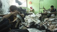 Harga yang relatif lebih terjangkau jika dibandingkan dengan celana chino milik produk lain dan hasil yang bagus membuat pelanggan banyak yang memilih untuk membuat celana chino dari pengusaha garmen di Penggilingan, Jakarta Timur. Tidak sedikit juga celana chino hasil produksi pengusaha garmen ini dijual kembali oleh para pedagang.