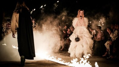 Foto: Hiii.. Gucci Gelar Fashion Show di Kuburan Kuno