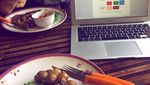 Begini Gaya Prabu Revolusi Saat Ngopi dan Makan Steak Buatannya