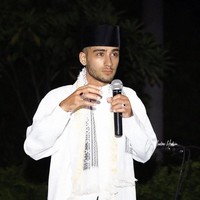 Putus dari Gigi Hadid, Zayn Malik alih profesi jadi ustaz. Tapi kabarnya, Zayn balikan lagi sama Gigi. (Foto: Instagram/@indra.hakim)