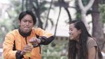Tetap Kocak! Gaya Chika Waode Saat Makan Bareng Teman dan Anaknya