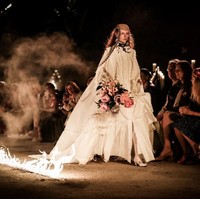 Setelah Dior dan Louis Vuitton, giliran Gucci yang mempresentasikan koleksi Cruise 2019, Rabu (30/5/2018) malam. Menariknya, fashion show koleksi tersebut berlangsung di sebuah kuburan kuno bernama Promenade Des Alyscamps di Arles, sebuah kota kecil di selatan Prancis. (Foto: Getty Images)