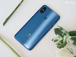 Lebih Dekat dengan Xiaomi Mi 8