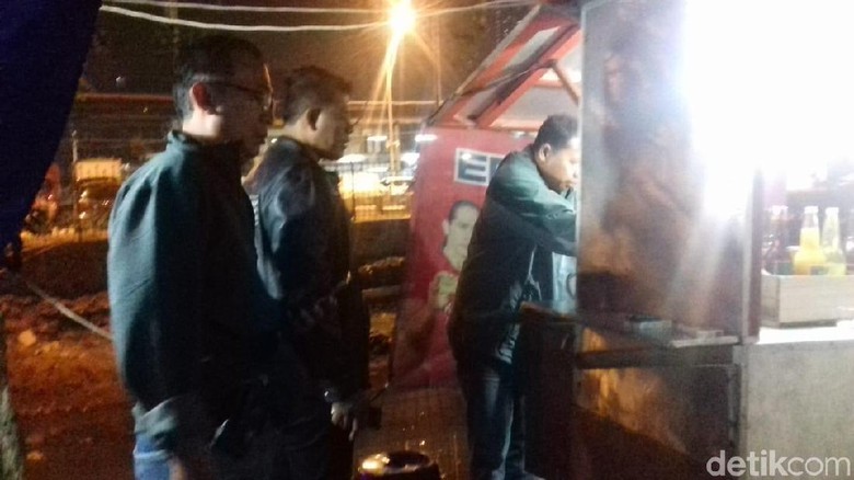 Razia di Tambora, Polisi Sita 21 Botol Miras dari Warung Jamu Razia di Tambora, Polisi Sita 21 Botol Miras dari Warung Jamu