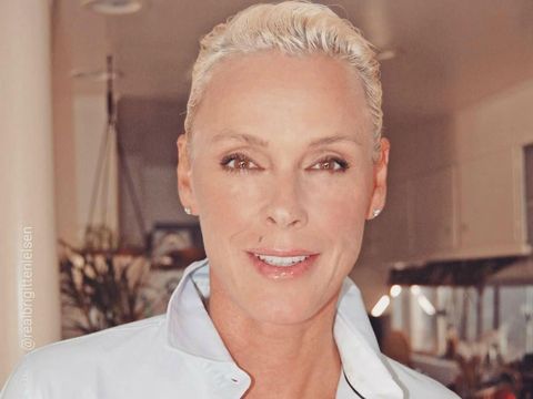 Bikin Syok, Artis 54 Tahun Ini Melahirkan Anak Kelima