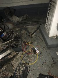 AC Meledak di Serpong, 4 Teknisi Terluka