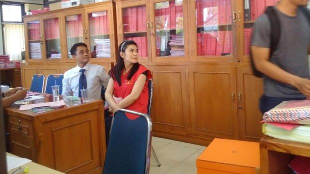 Angela Lee Bebas hingga Nikita Mirzani Merasa Jadi Tersangka Terhormat