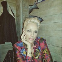 Wanita dengan ciri khas rambut pendek dan pirang itu juga pernah memiliki skandal cinta dengan pesepakbola Mark Gastineau. Foto: dok. Instagram