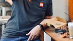 Begini Gaya Prabu Revolusi Saat Ngopi dan Makan Steak Buatannya