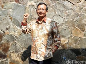 Cara Mahfud Hadapi Kritik Gaji BPIP: Semprot Sarang Nyamuknya