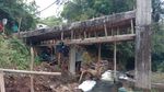 Melihat Progres Pembangunan Jembatan Mangkrak di Maros