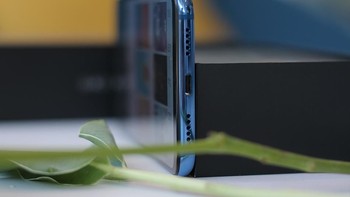 Untuk dapur pacunya, Mi 8 ditenagai Snapdragon 845 berpadu dengan RAM 6 GB.  Foto: Sina Mobile