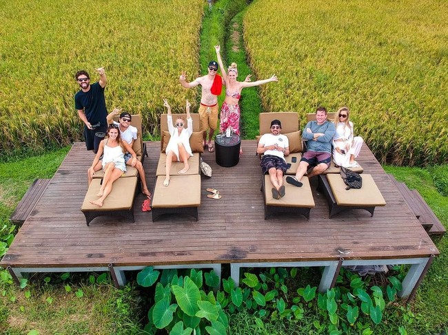 Brody Jenner dan Kaitlynn Carter tengah berada di Bali pekan ini bersama keluarga dan para sahabat. Foto: Dok. Instagram