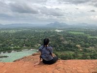 Istana Ajaib di Atas Batu Raksasa Sri Lanka
