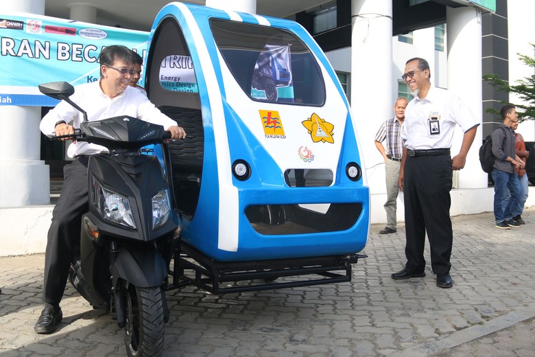 Keren! Mahasiswa Aceh Bikin Becak Listrik, Bisa Meluncur 40 Km/Jam Keren! Mahasiswa Aceh Bikin Becak Listrik, Bisa Meluncur 40 Km/Jam