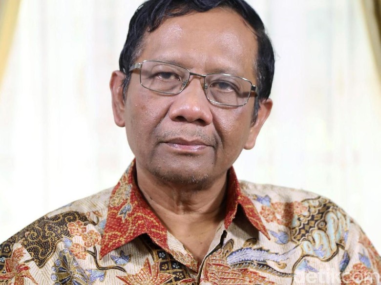 Mahfud MD: Yudi Latif Mundur dari Kepala BPIP Mau Urus Keluarga Mahfud MD: Yudi Latif Mundur dari Kepala BPIP Mau Urus Keluarga