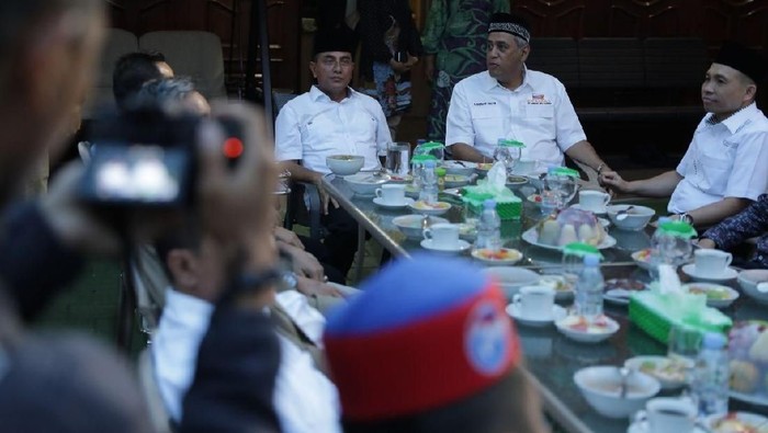 Bubur Pedas Jadi Menu Favorit Buka Puasa Cagub Edy Rahmayadi